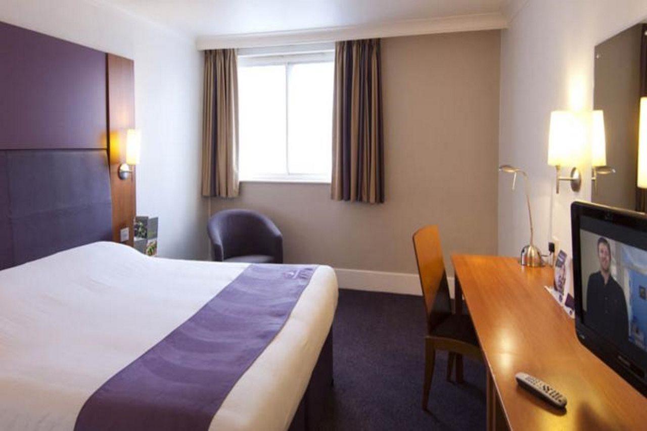 Premier Inn Pontypool Zewnętrze zdjęcie