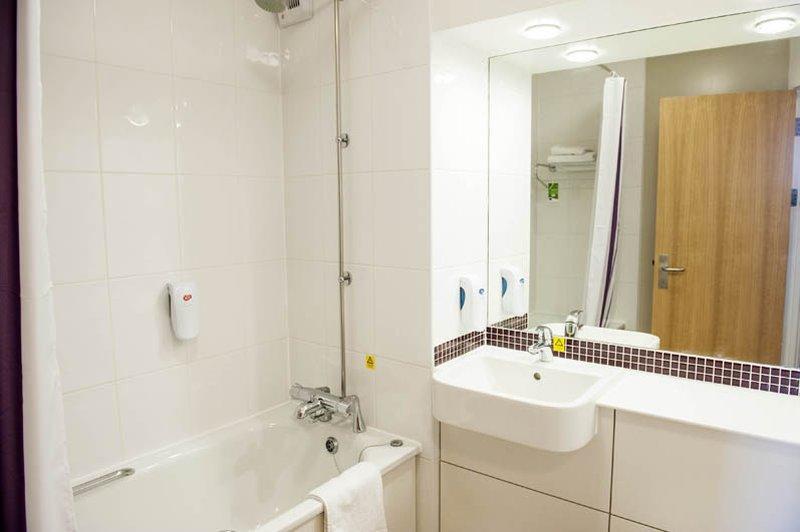 Premier Inn Pontypool Zewnętrze zdjęcie