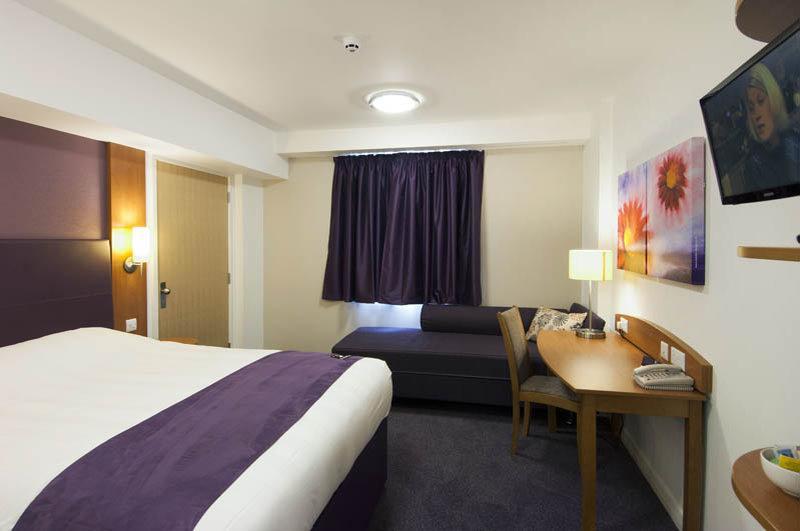 Premier Inn Pontypool Zewnętrze zdjęcie